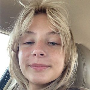 Meet your Posher, Brenna